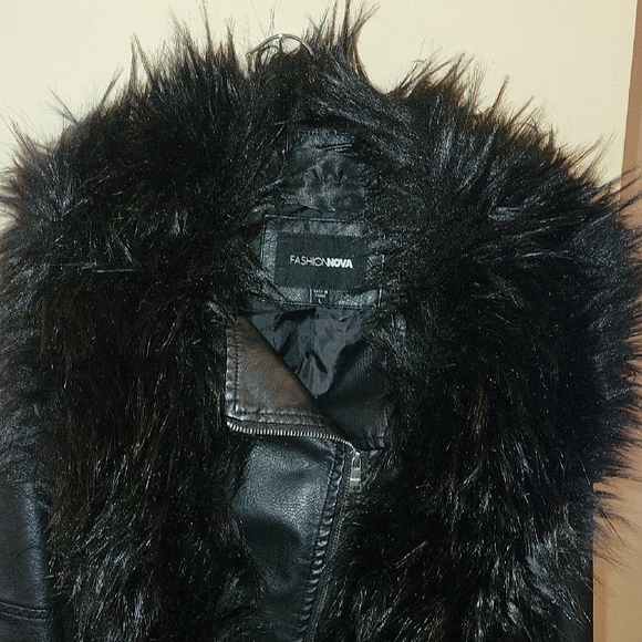 Fashion Nova Black Leather Jacket with Faux Fur Collar - Picture 4 of 9